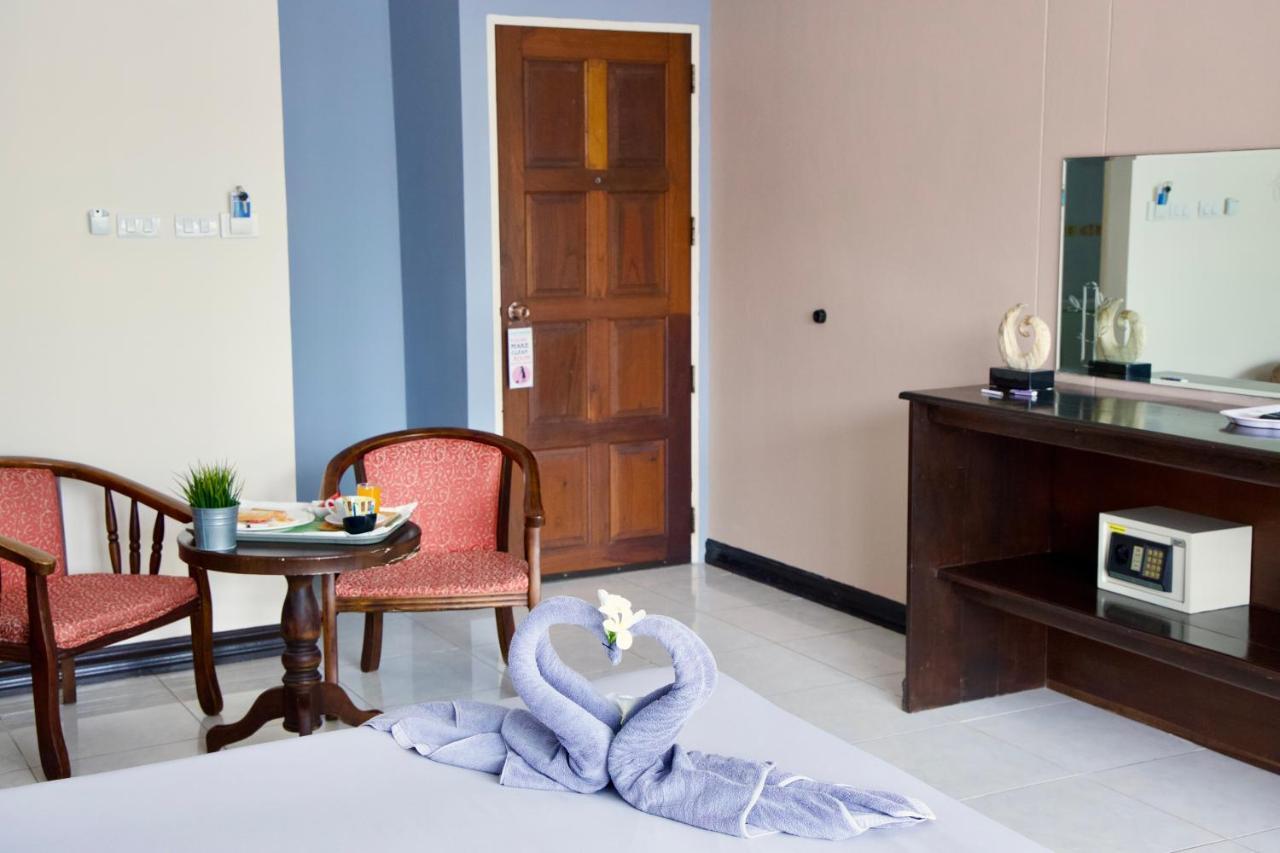 Golden Guesthouse By The Beach Cha Am Cha-Am Extérieur photo